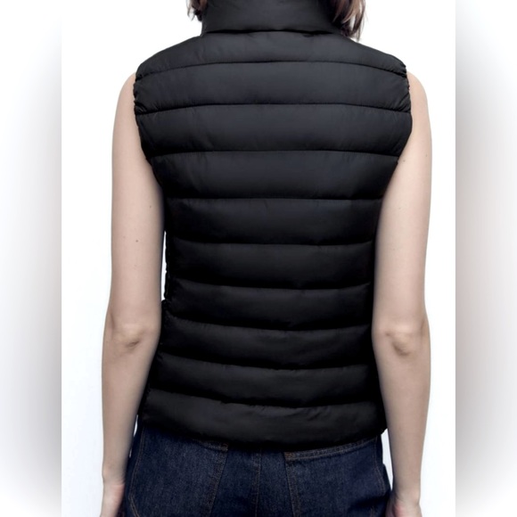 NEW Zara Lightweight Puffer Vest Black Size M - Picture 8 of 11
